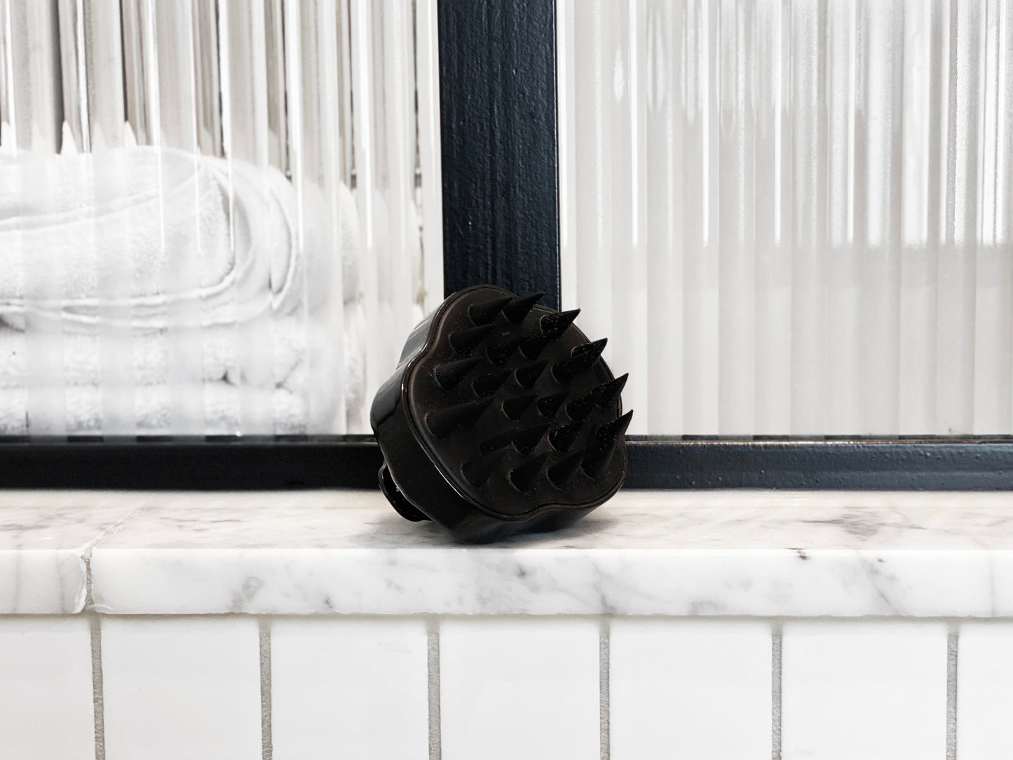 SCALP MASSAGER